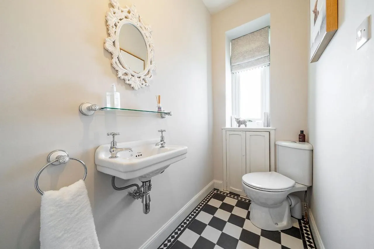Villa By The Sea Broughty Ferry 0*,